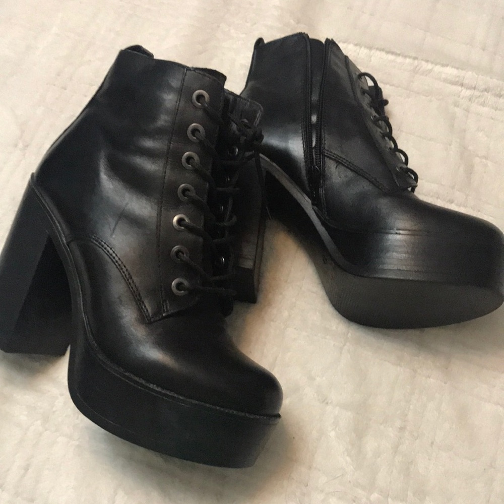 Steve maddens booties